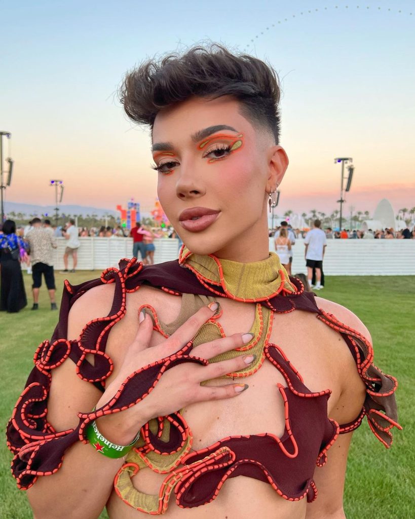 James Charles - beauty youtubers