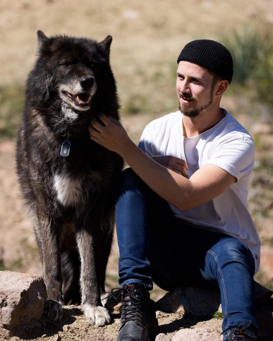 15 Best Travel YouTubers Will Help You to Explore the World UpViews